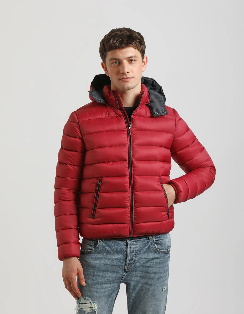 Giubbotto imbottito con cappuccio